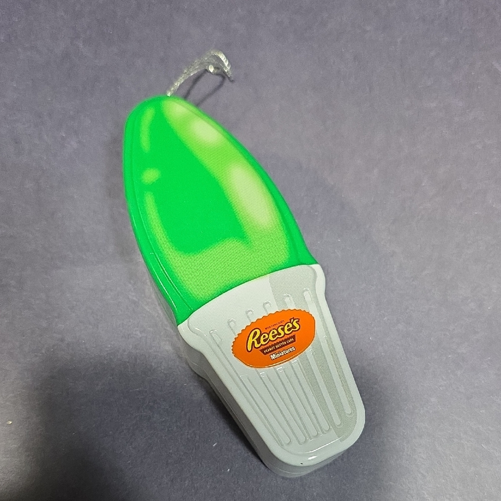 Reese's Tin Light Bulb Ornament, Gently Preloved‎